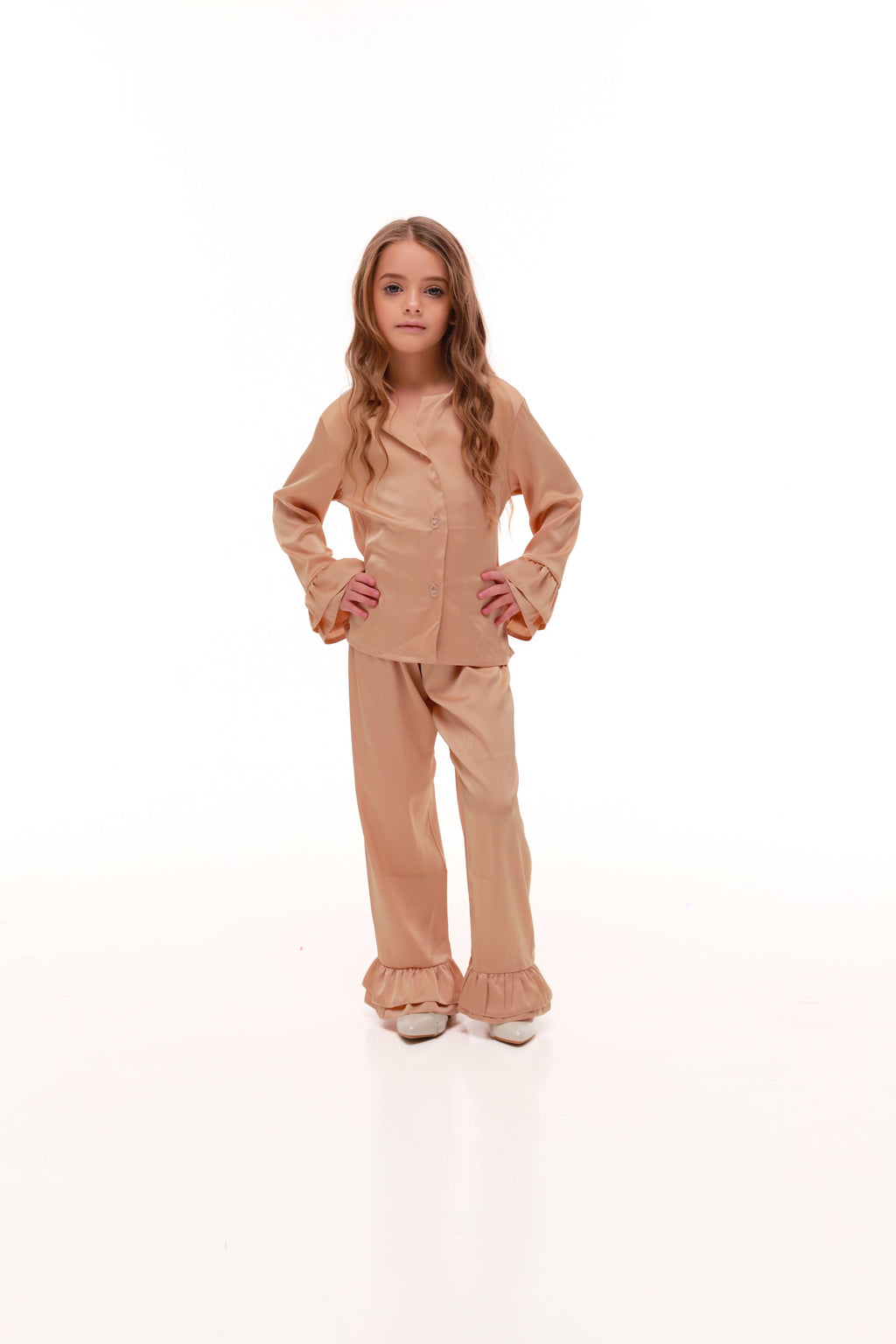 ДИТЯЧА ПІЖАМА З РЮШАМИ БЕЖ