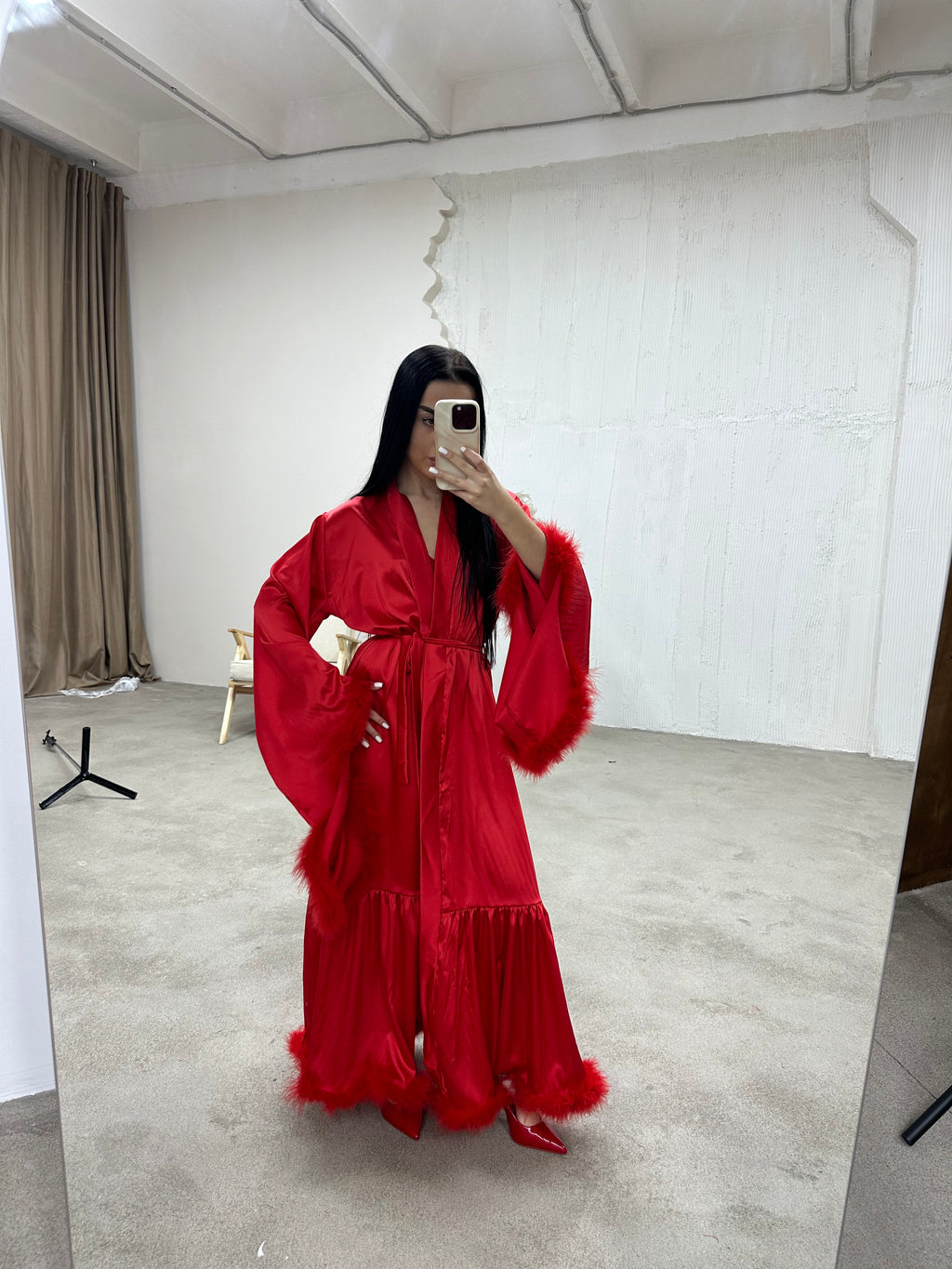 ХАЛАТ - ВОЛАН З ПУШКОМ ДОВГИЙ ЧЕРВОНИЙ