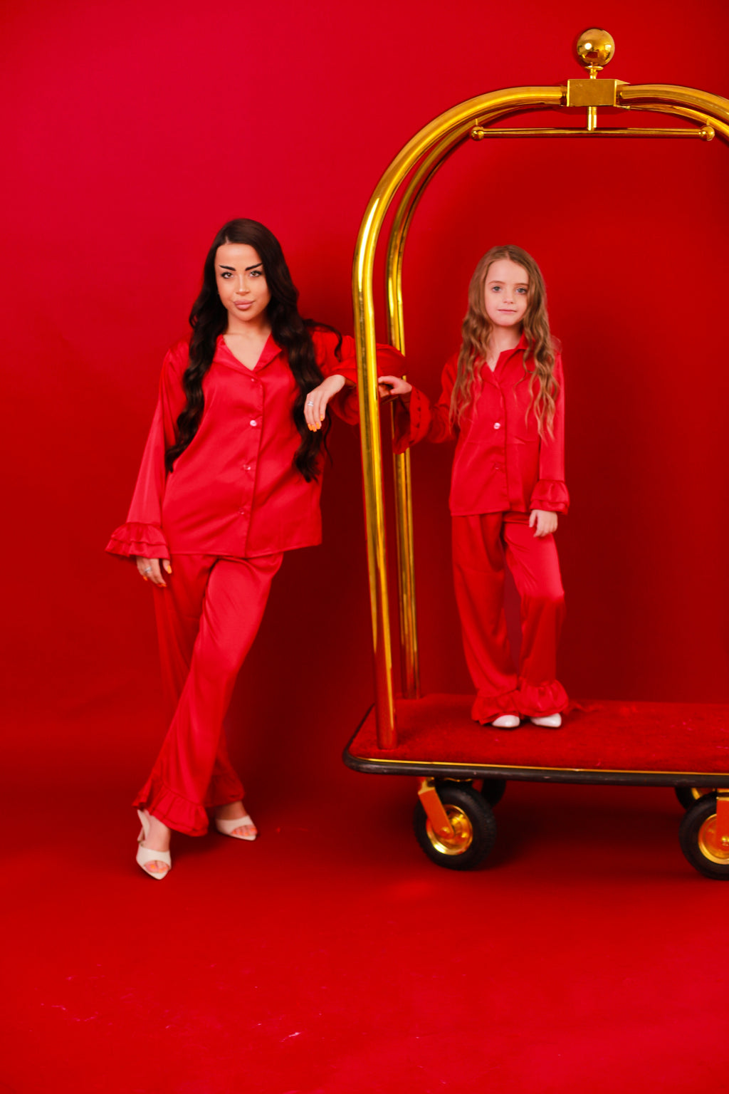 ДИТЯЧА ПІЖАМА З РЮШАМИ ЧЕРВОНА