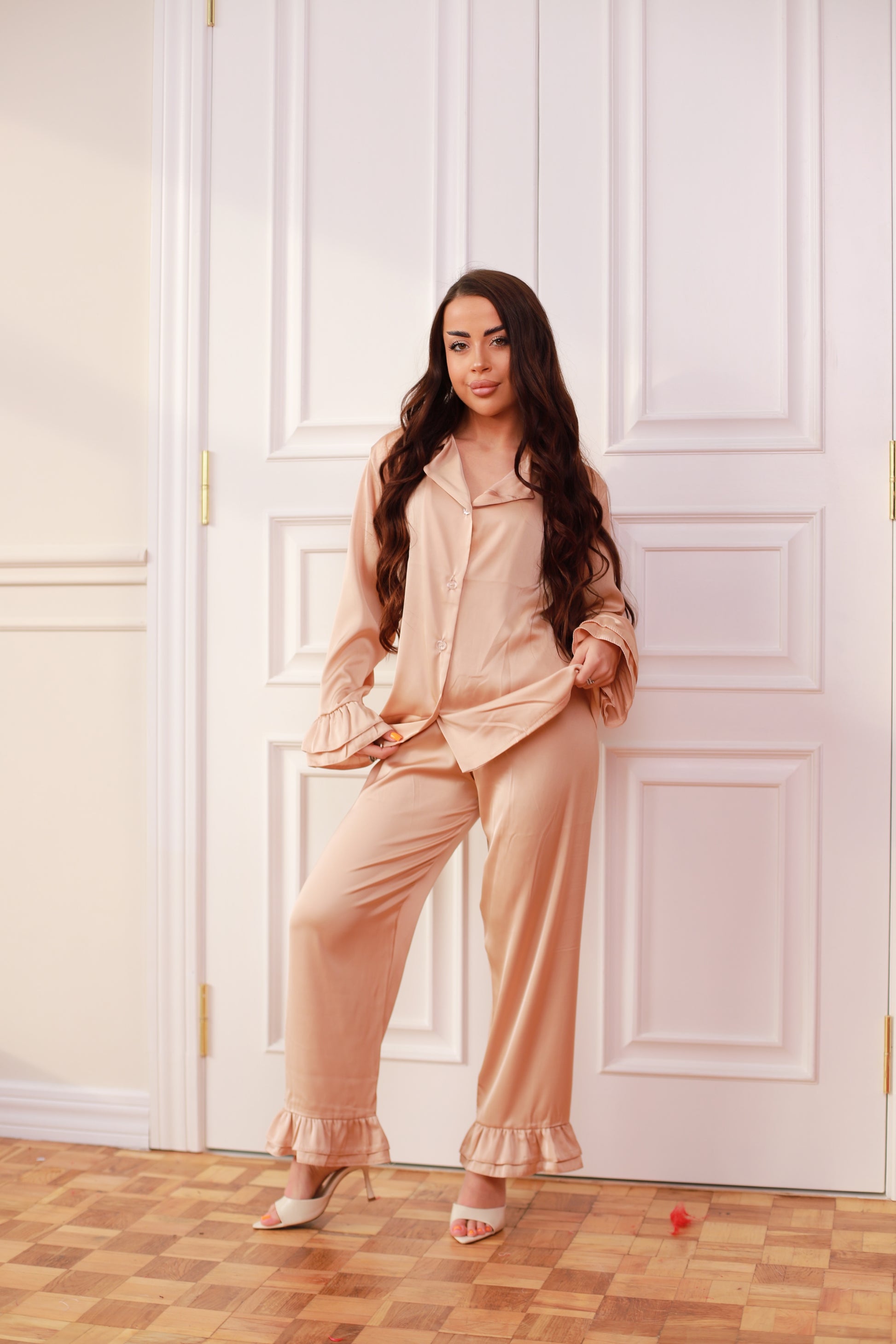 ПІЖАМА З РЮШАМИ БЕЖ