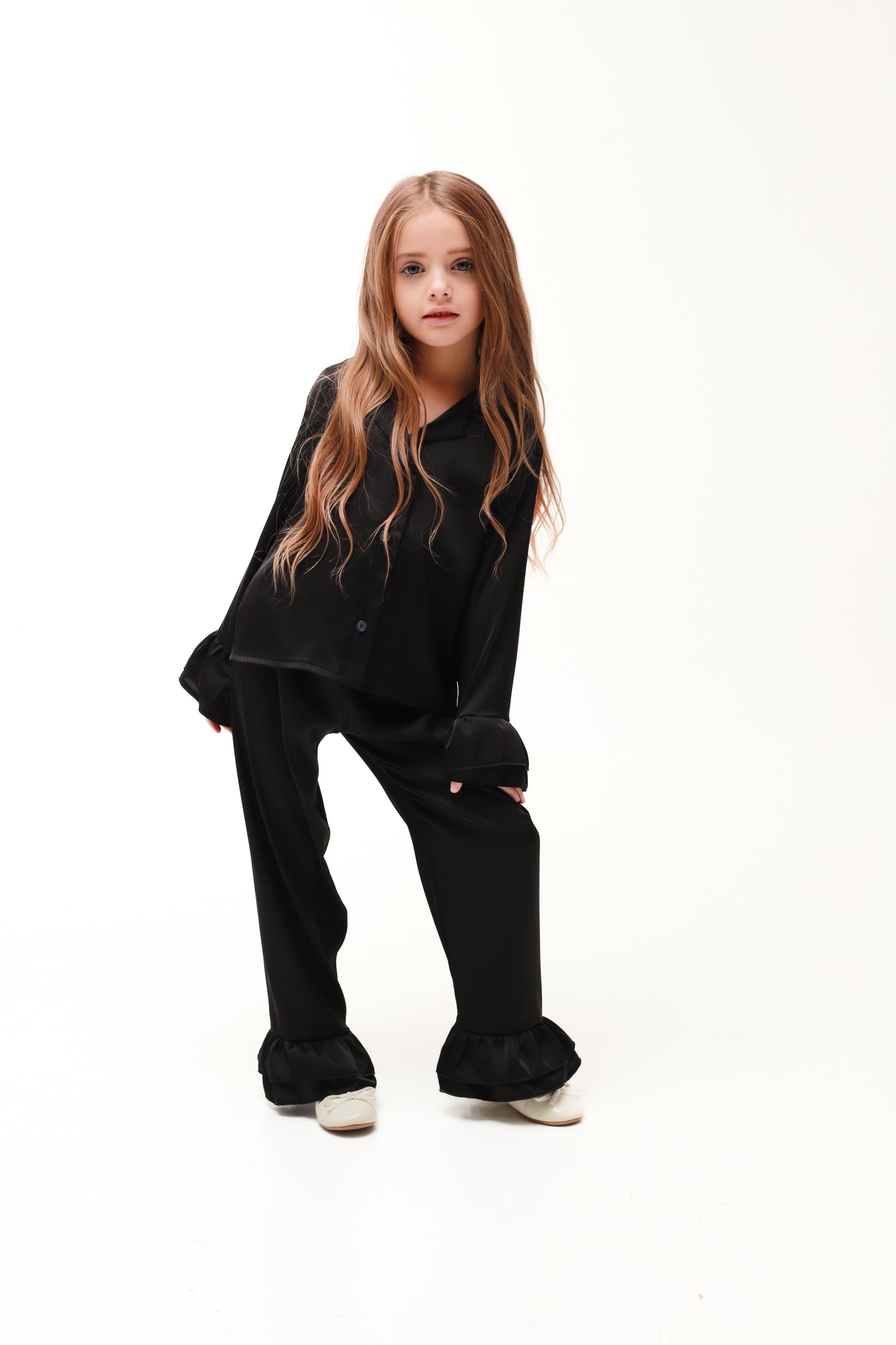 ДИТЯЧА ПІЖАМА З РЮШАМИ ЧОРНА