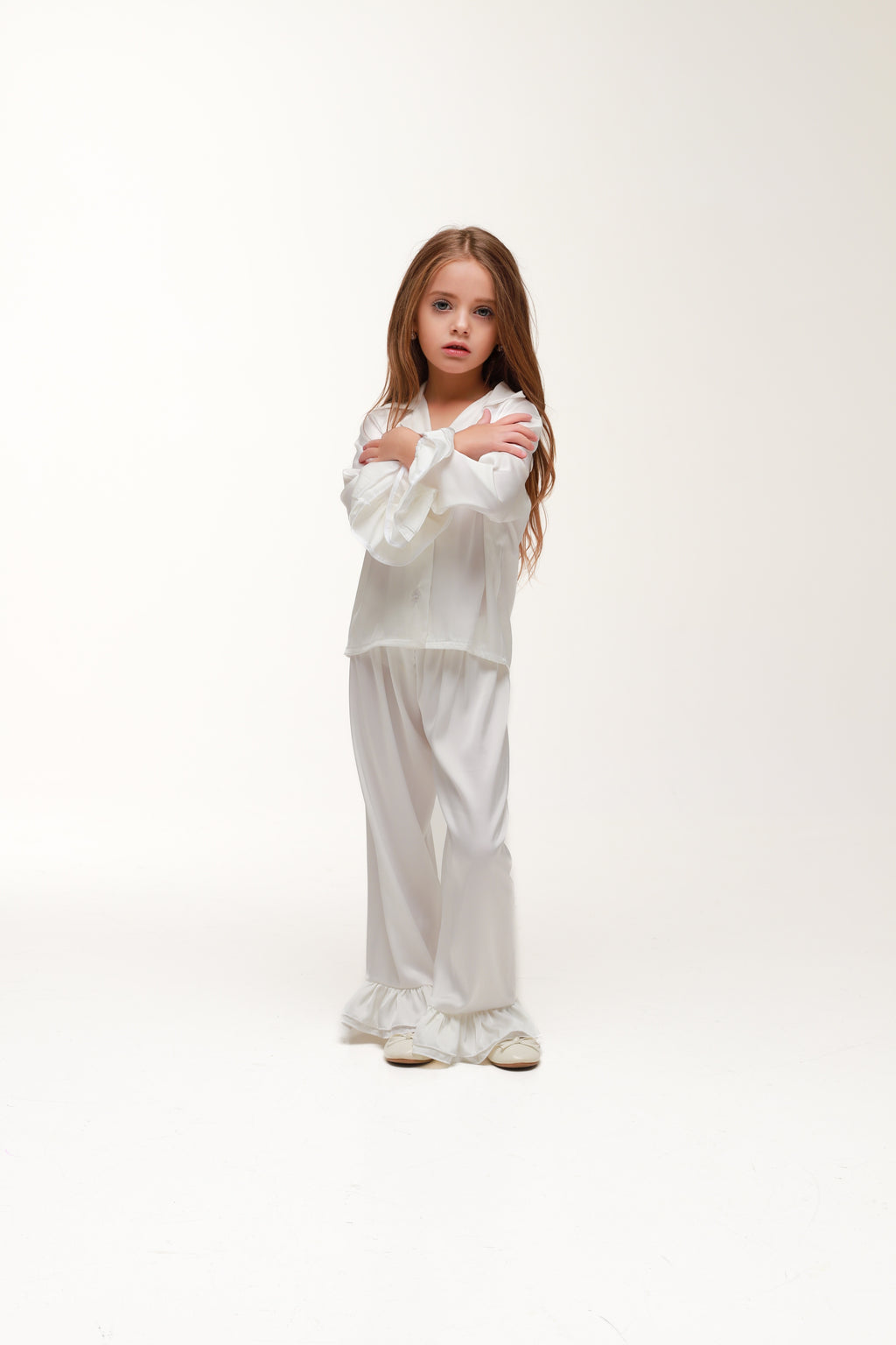 ДИТЯЧА ПІЖАМА З РЮШАМИ БІЛА