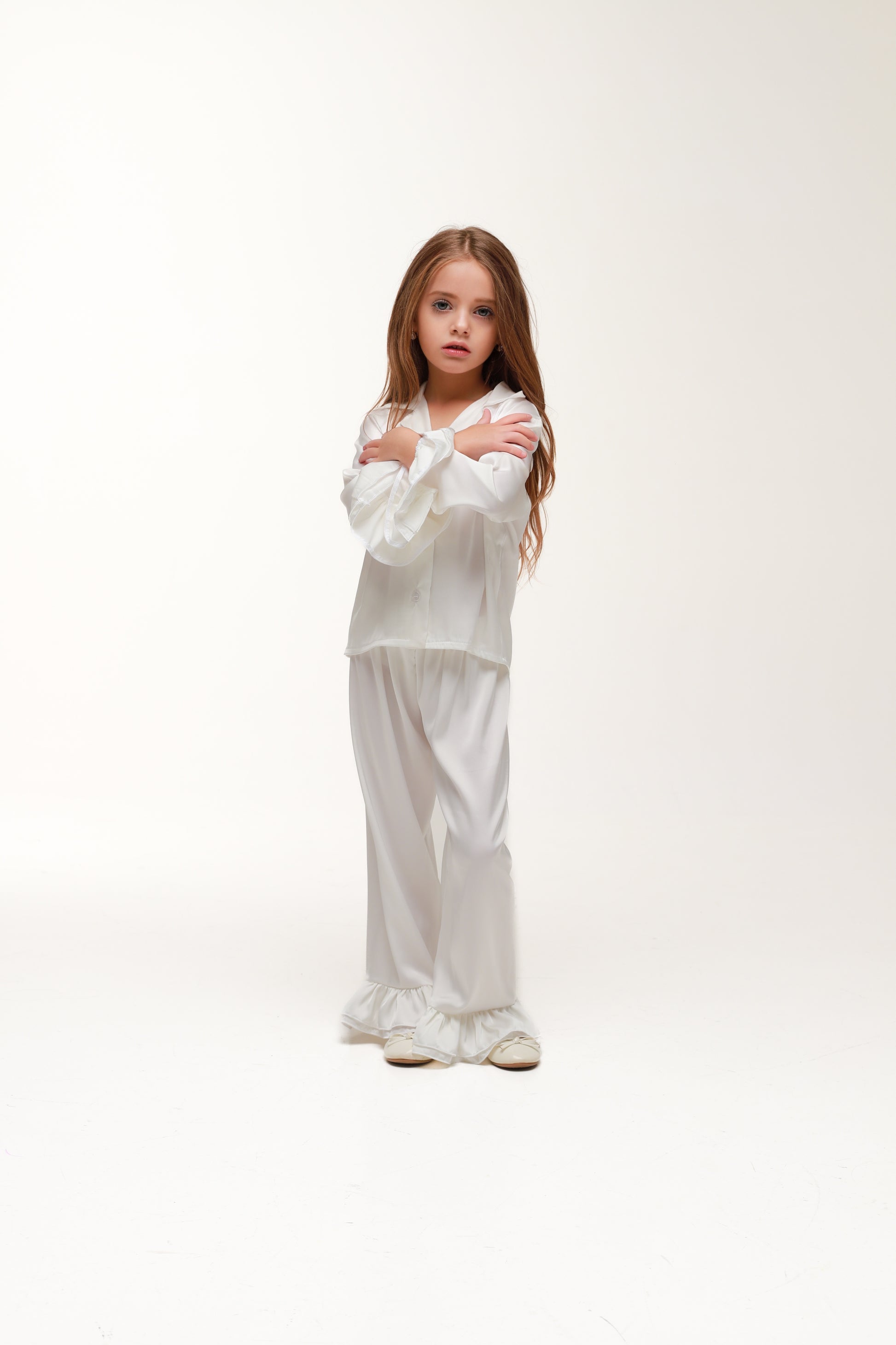 ДИТЯЧА ПІЖАМА З РЮШАМИ БІЛА