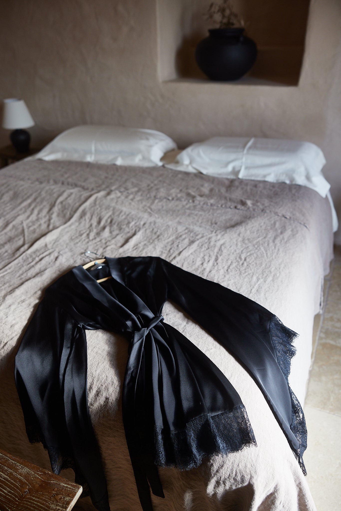 ШОВКОВИЙ ХАЛАТ З МЕРЕЖИВОМ МІНІ