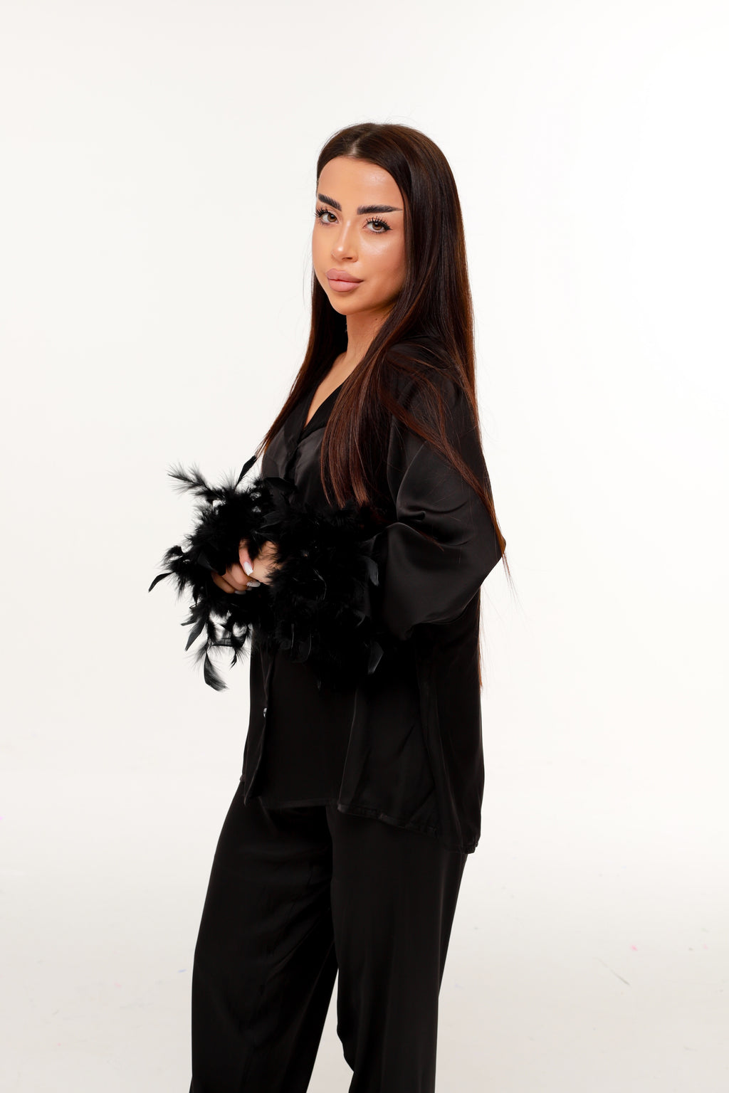 ПІЖАМНИЙ КОСТЮМ З ПІРʼЯМ чорний