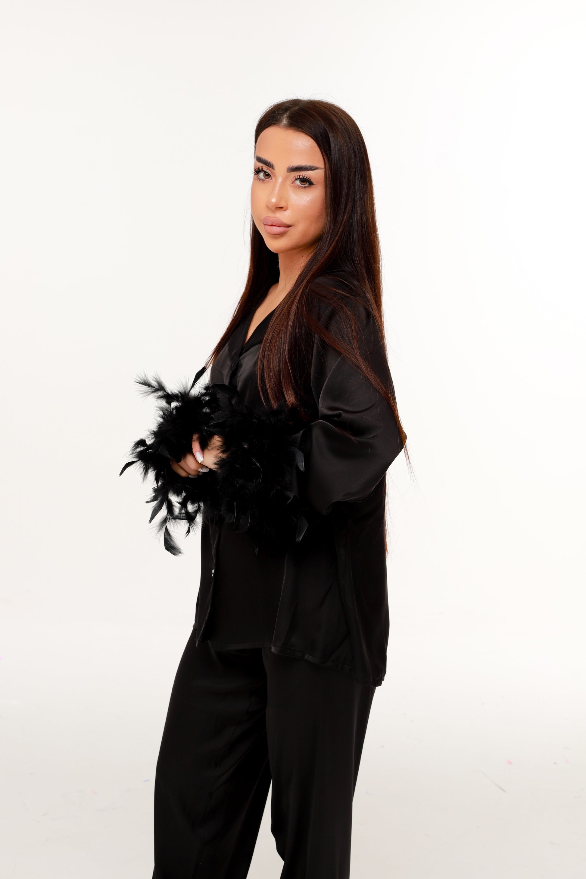 ПІЖАМНИЙ КОСТЮМ З ПІРʼЯМ чорний