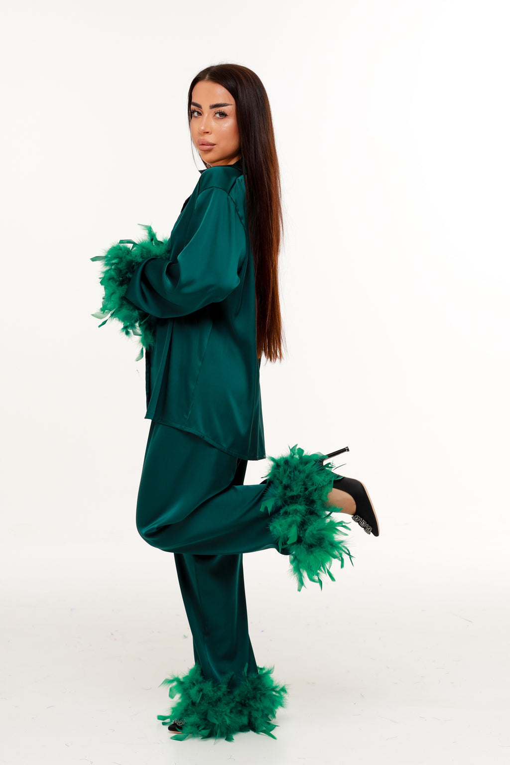 ПІЖАМНИЙ КОСТЮМ З ПІРʼЯМ смарагд