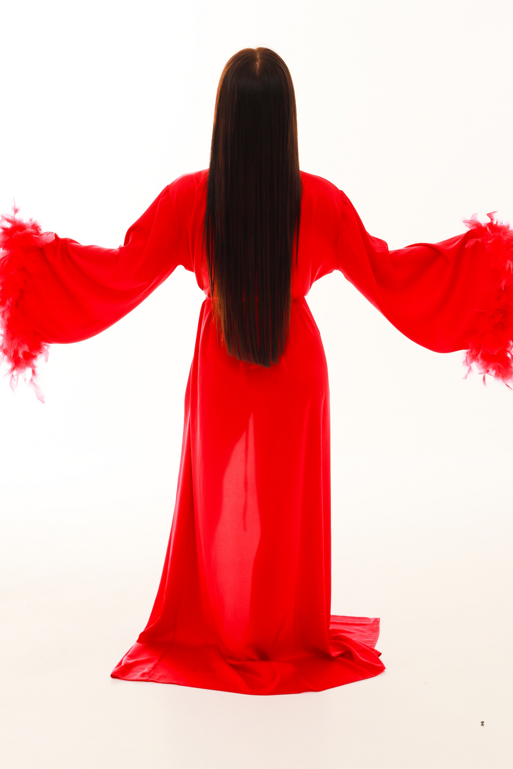 ХАЛАТ З ПІРʼЯМ ТА ЗІ ШЛЕЙФОМ ЧЕРВОНИЙ